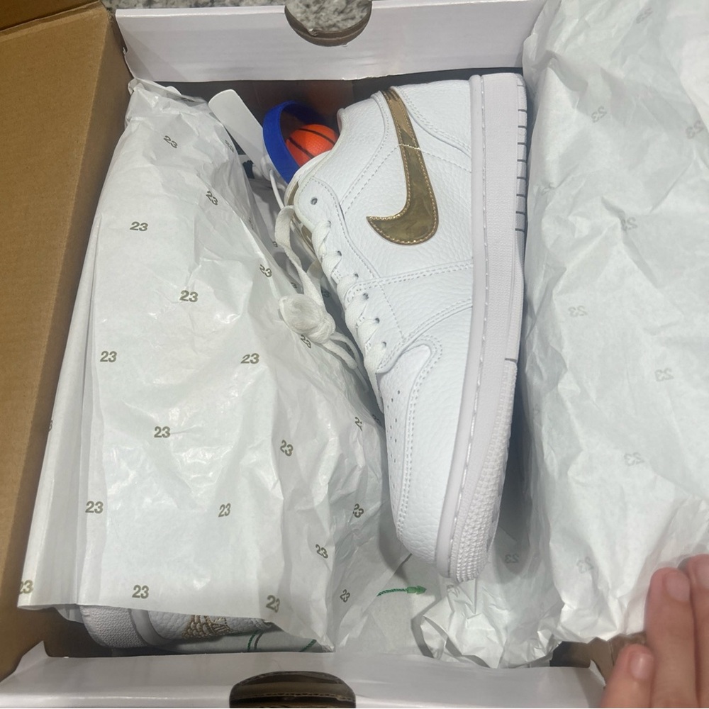 Jordan White and Gold Sneakers Premium Design - Picture 4 of 5